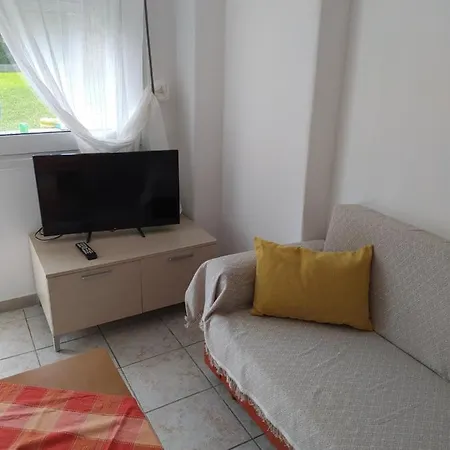 Nikol's House Полихроно